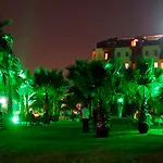 فندق Royal Atlantis 4*