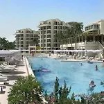 فندق Royal Atlantis