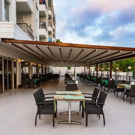 Royal Atlantis 4* Side