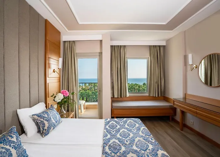 Отель Royal Atlantis 4*