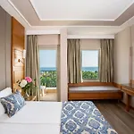 Отель Royal Atlantis 4*